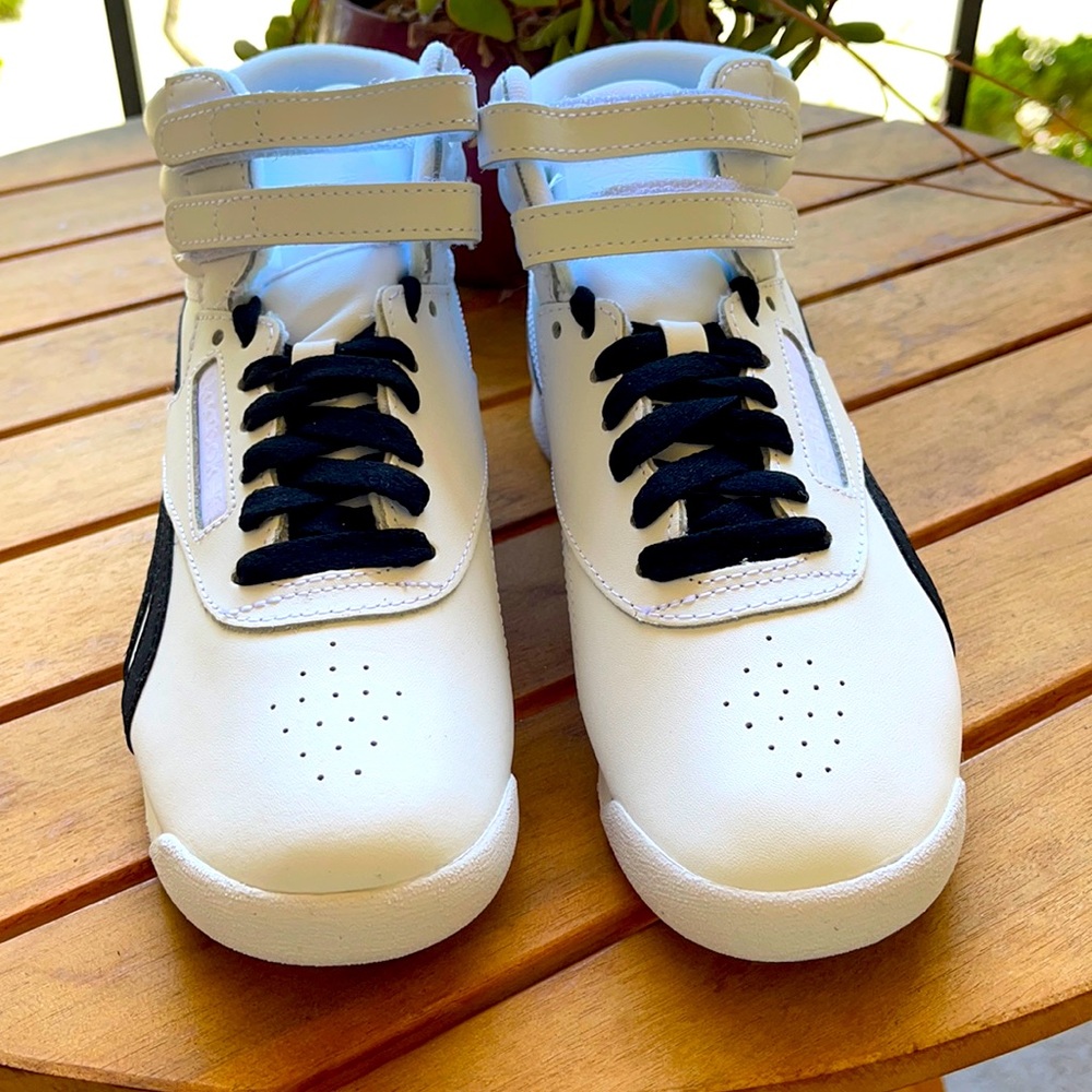 Reebok Women’s Freestyle High-Top Sneakers size 6.5